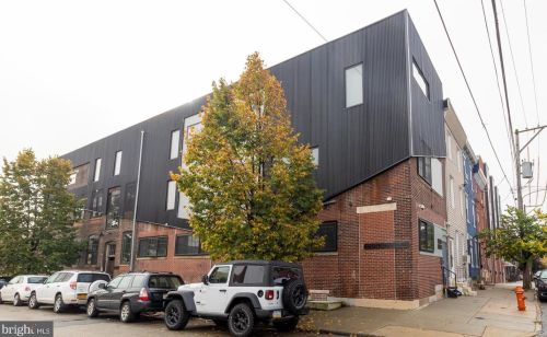 1737 Howard St, Philadelphia PA 19122-3222 exterior