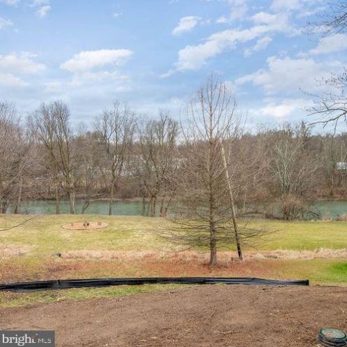 215 Longs Gap Rd, Carlisle PA  17013-1222 exterior