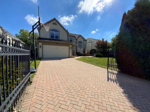 1686 Constitution Dr, Glenview IL  60026-7704 exterior