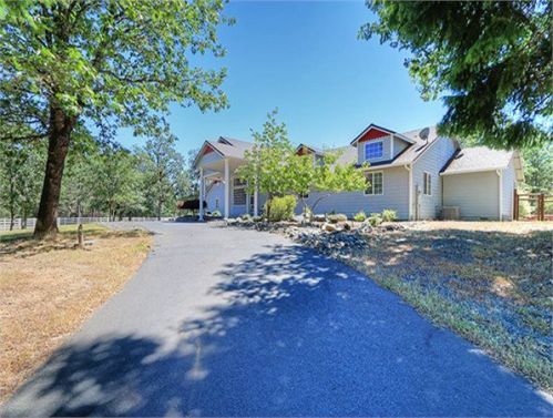 141 Admiral Cir, Merlin, OR 97532-8747