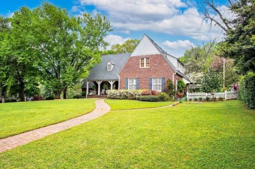 330 Walton St, Monroe, GA 30655-1853