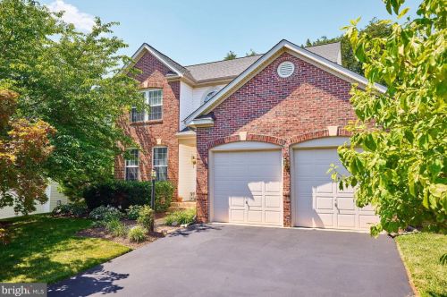 4081 Cardinal Crest Dr, Woodbridge, VA 22193-1667