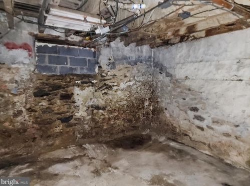 6804 Emlen St, Philadelphia PA  19119-2641 exterior