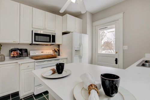 3780 Drake Ave, Cincinnati OH  45209-2150 exterior