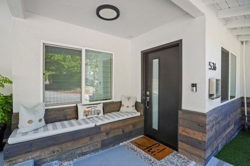 536 Cavanagh Rd, Glendale, CA 91207-1408