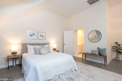 8527 2 Ave, Silver Spring MD 20910-2151 exterior