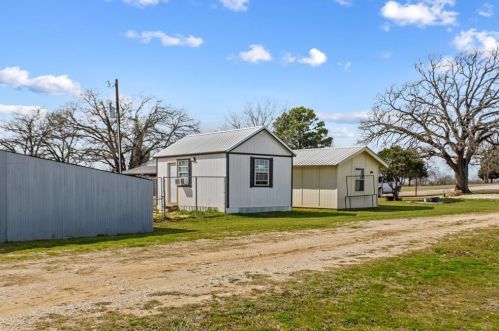 183 Blisard Rd, Webberville TX 78621-5018 exterior
