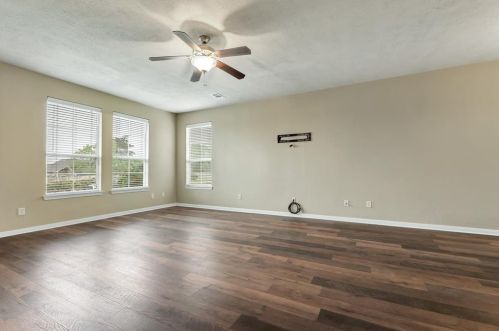 2009 Autumn Lk Dr, Bryan TX  77807-5112 exterior