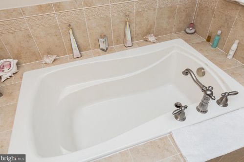 1700 Speedwell Rd, Lancaster PA  17601-4628 exterior