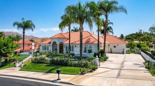 5944 Via Loma, Riverside, CA 92506-4015