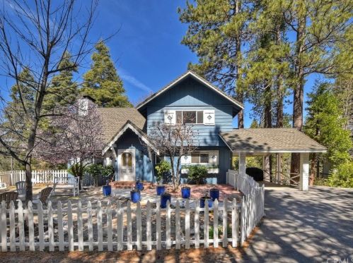 614 Grass Valley Rd, Lake Arrowhead, CA