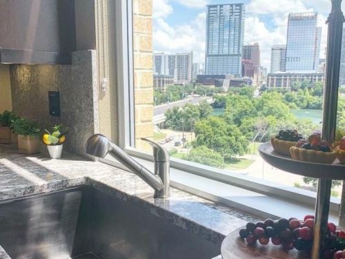 214 Barton Springs Rd, Austin TX  78704-1211 exterior