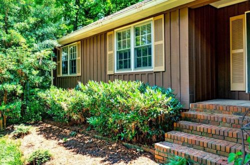 112 Creek Hollow Dr, Holly Springs, GA 30188-3206