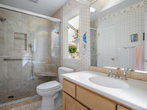 6439 Hinsdale Ave, Englewood CO 80112-1905 exterior