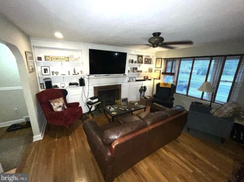 20 Bradway Ave, Trenton, NJ 08618-2608