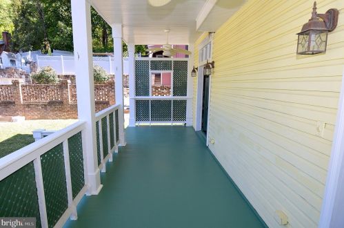 151 Fairfax St, Berkeley Springs WV  25411-3237 exterior