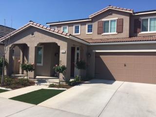 3147 Browning Ave, Clovis, CA 93619-9224