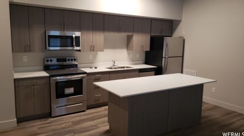 142 7th St, Ogden, UT 84404-4802