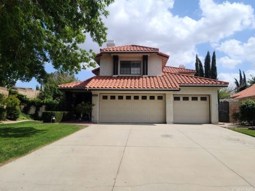 5652 Avenue, Lancaster, CA