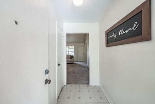 1613 Sleepy Hollow Dr, Pearland, TX 77581-5715