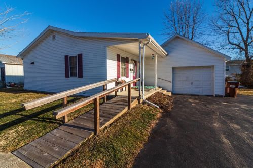 26 Elliott Ave, Peebles, OH 45660-1026
