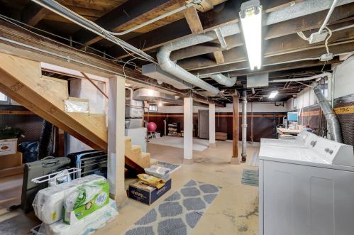 1383 Juliet Ave, Saint Paul MN  55105-2502 exterior