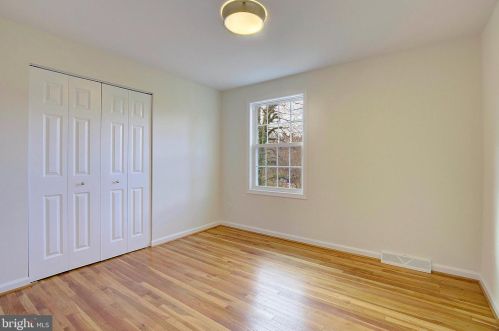 5026 Round Tower Pl, Columbia MD  21044-1322 exterior