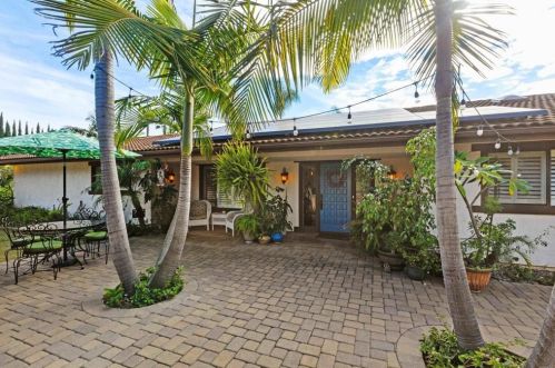 3433 Royal Rd, Vista CA  92084-6616 exterior