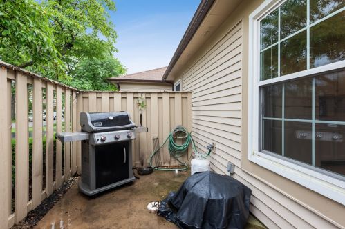 1209 Clematis Dr, Streamwood, IL 60107-1854