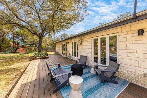 7100 Dunkirk Dr, Austin TX  78736-1805 exterior