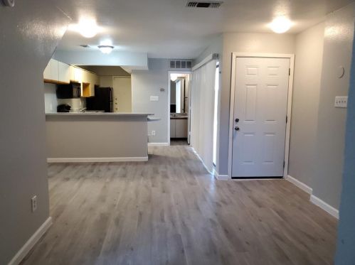 622 Union Bower Rd, Irving TX  75061-7589 exterior