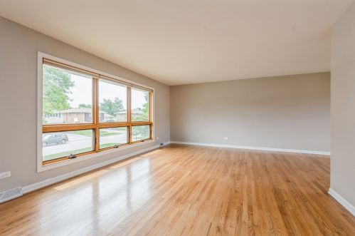 6405 Cedar Rd, Oak Forest, IL 60452-1501