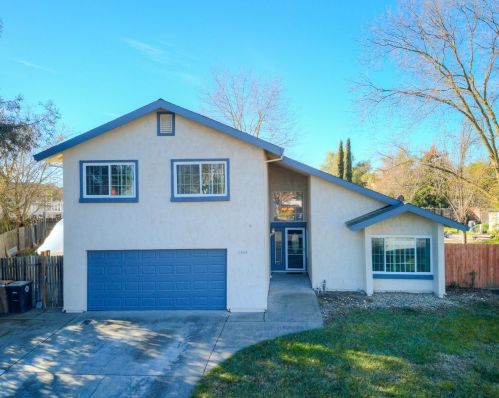 9944 Meadow Oak Cir, Elk Grove, CA 95624-2703