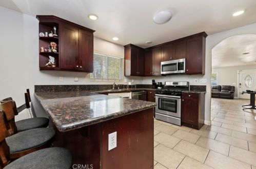 517 Prospect Ave, Riverside CA  92507-1720 exterior