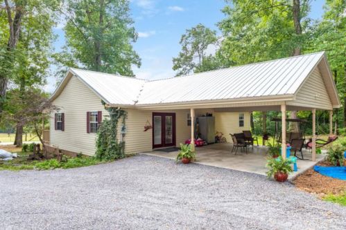 1931 Slygo Rd, Trenton, GA 30752-4224