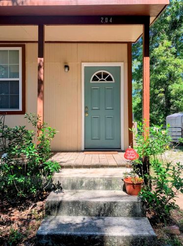204 Washington St, Barnesville, GA 30204-1335