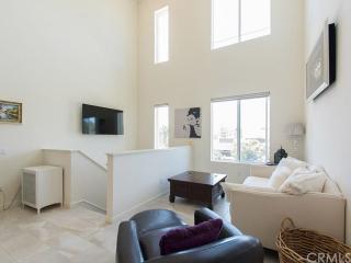 83 Waldorf, Irvine, CA 92612-1066