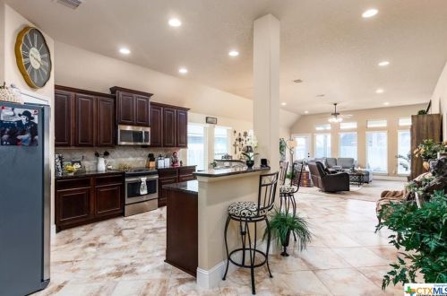 2147 Pioneer Pass, Seguin TX 78155-4456 exterior