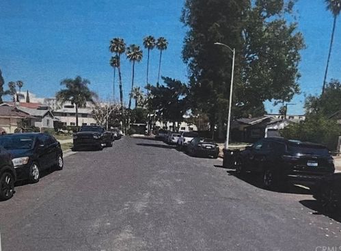 6707 Noble Ave, Van Nuys, CA 91405-4535