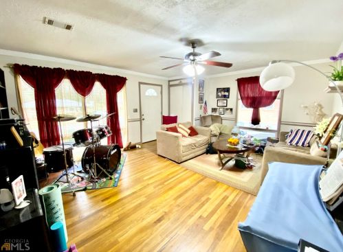 751 Brookwood Dr, Forest Park, GA 30297-3012
