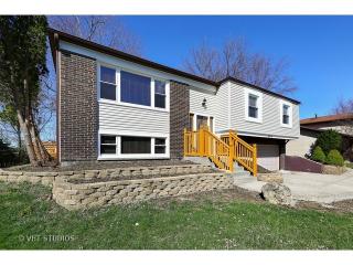 8212 Carolwood Ln, Downers Grove IL  60517-3624 exterior