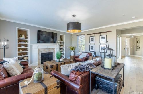 26525 Peakview Dr, Aurora CO 80016-6110 exterior