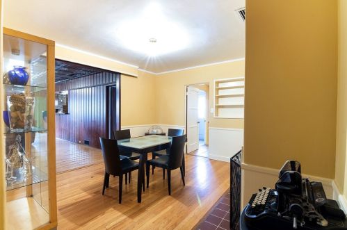 1549 Western Ave, Glendale CA  91201-1215 exterior