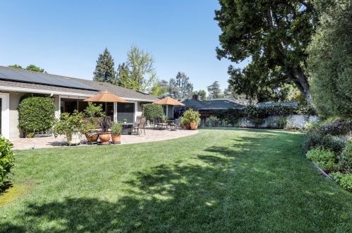 1079 Los Altos Ave, Los Altos CA 94022-1018 exterior