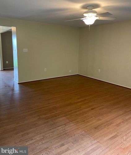 27 Slate Dr, Fredericksburg, VA 22406-7439
