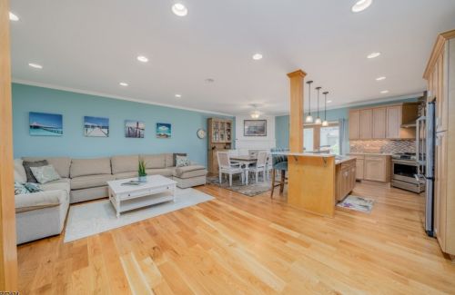 2304 Park Pl, Springfield, NJ 07081-3528