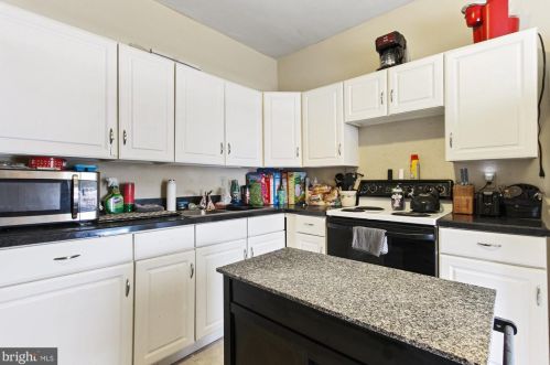 564 Broadway, Hanover PA 17331-2504 exterior