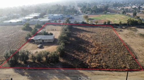 21327 Pinewood St, Perris, CA 92570-9167