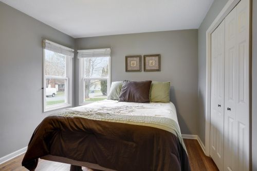 851 7 Ave, Saint Paul MN  55112-2715 exterior