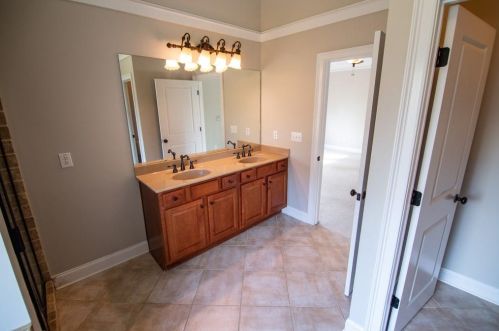 5170 Halcyon Dr, Atlanta GA  30349-1594 exterior